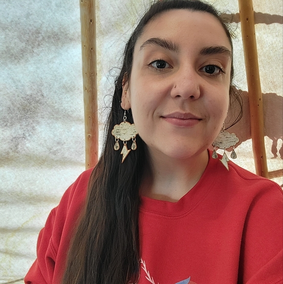 Meet your Posher, Hannah - Picture 3 of 3